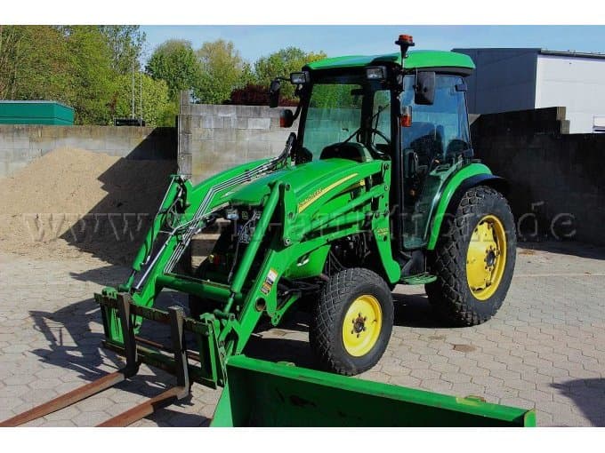 John Deere 4520 – built in 2013 – cabin – front loader – 6,990 operating hours