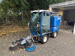 Iseki VITRA 2030 4x4 sweeper - broom system + vacuum cleaner