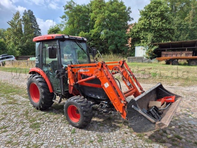 Kommunaltraktor Kioti KL150