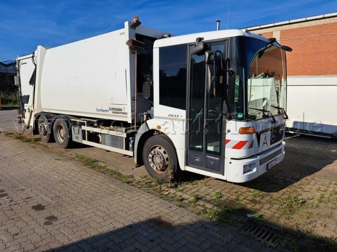 LKW-Müllwagen - Mercedes-Benz ECONIC 26.33 - Typ 957.66