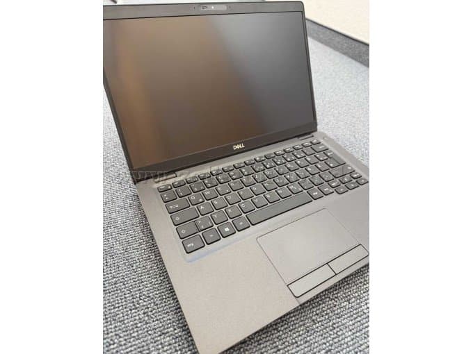 Dell Laptop, Model Dell Latitude 5300, 13.3 inch (33.8cm) defective