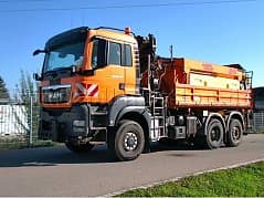 MAN TGS 28.400 tipper truck with Hiab crane and Küpper spreader