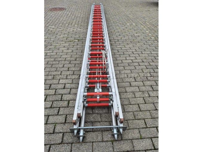 MUNK (Günzburger Steigtechnik) Three-part ski ladder