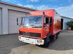 1 Mercedes-Benz 817F mit Kofferaufbau und Ladebordwand