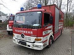 Mercedes-Benz ATEGO 976.X1 / 815F 3-door with loading platform