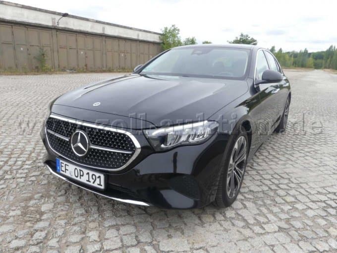 Mercedes-Benz E 300 de Avantgarde Advanced *8-fold tyres
