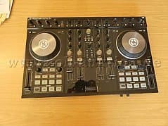 Native Instruments DJ Controller Traktor S4 Kontrol
