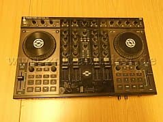 Native Instruments DJ Controller Traktor S4 Kontrol