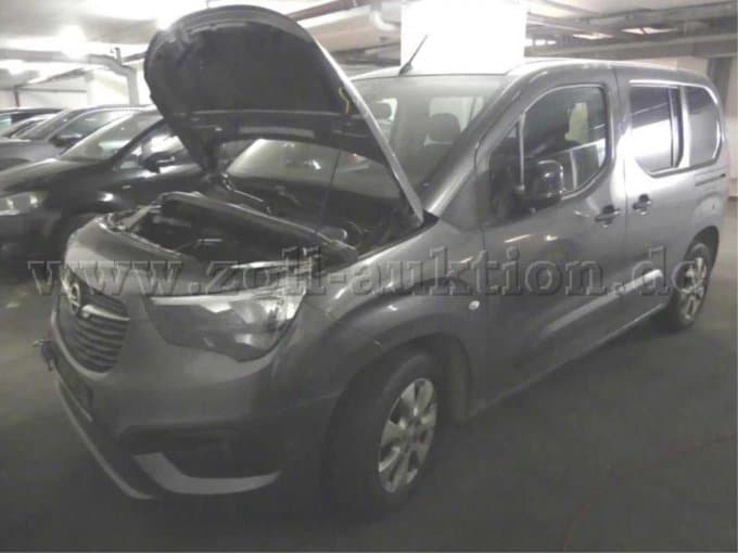 Opel Combo Life 1.5 Diesel Edition - Engine damage