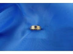 Ring 333 gold with a garnet Cabochon