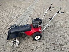 1 Tielbürger TK 38 Geräteträger mit Kehrbesen-Anbau