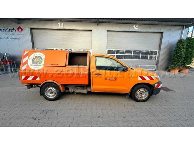 Toyota HILUX 2WD Single Cab 2,5 D4D garbage truck built in 2010