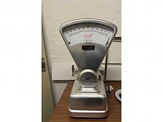 historical, mechanical weight scale Friedrich Graff