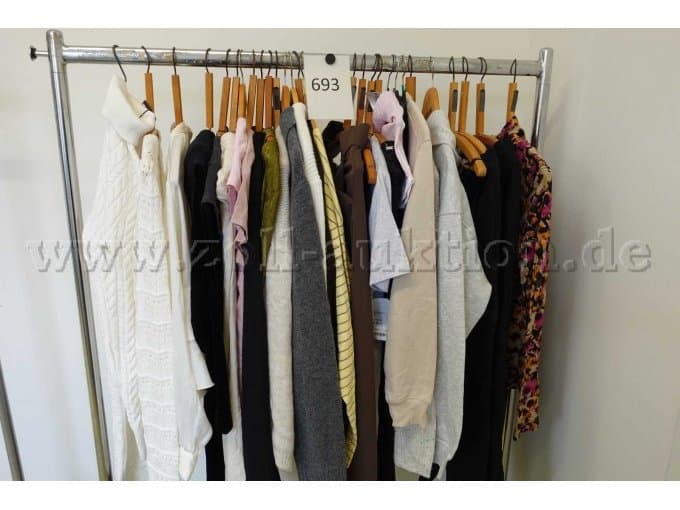 partial mixed lot of women's clothing as new gr.S different manufacturers