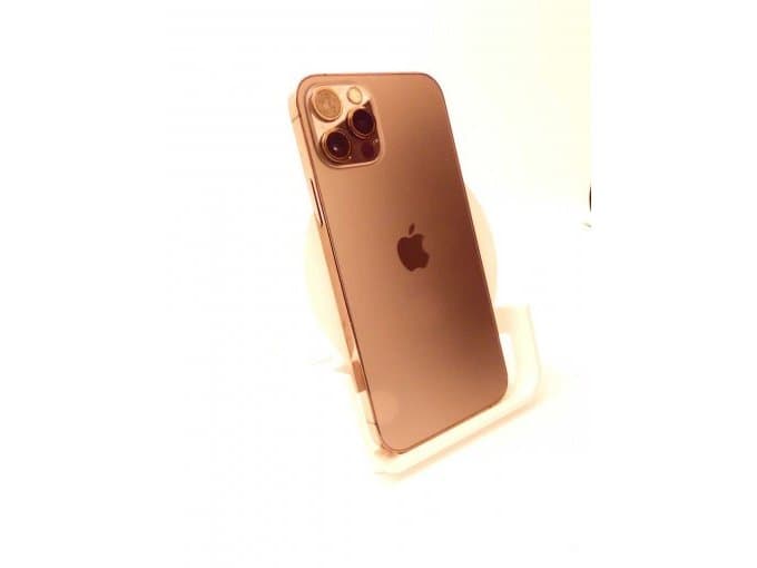 Apple IPhone 12 Pro (256 GB) and Maxcom (16 GB)