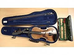 Musical instruments, a violin and a flute