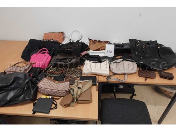 Women's bags different manufacturers, colors and sizes used
