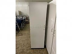 Kinnarps light grey wardrobes with base