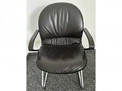 "King Sigma 1" passenger chairs of the König + Neurath brand