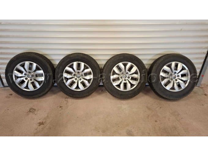 Original VW winter complete wheels on Posada's ALU rims 245/65 R17