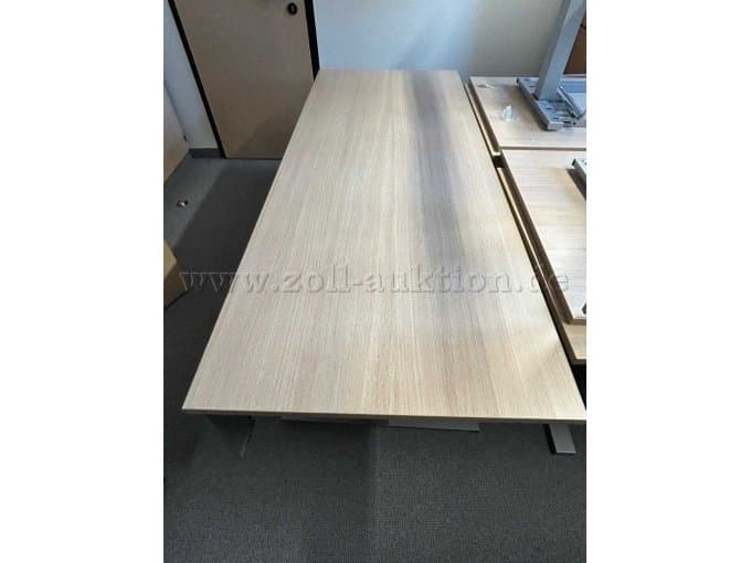 Meeting tables of REISS Büromöbel GmbH
